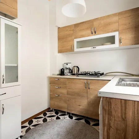 Apartment Charming Flat Near Bagdat Street In Kadikoy